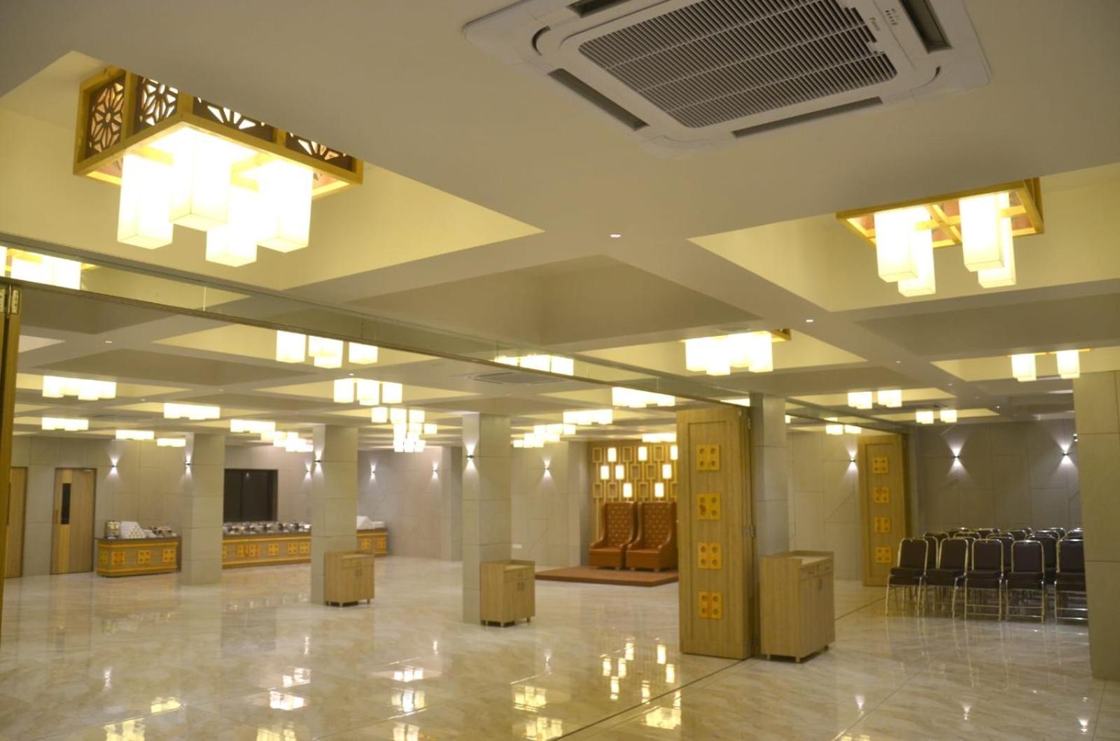 Hotel Sahyog Padra  Esterno foto